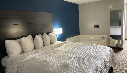 King Suite with Spa Bath