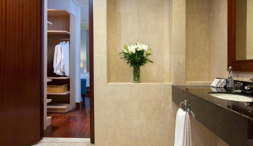 Executive One-Bedroom Apartment with City View