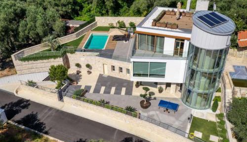 Deluxe Villa