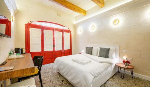 Deluxe Double Room with Shower