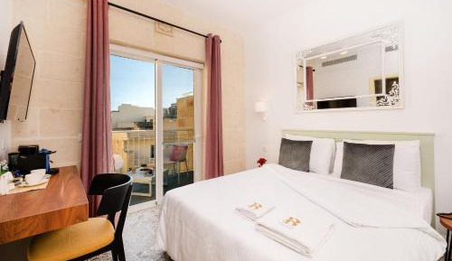 Queen Room with Balcony