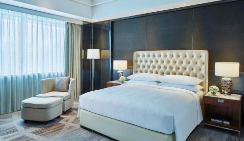 Deluxe King Room, Guest room, 1 King, Sofa bed