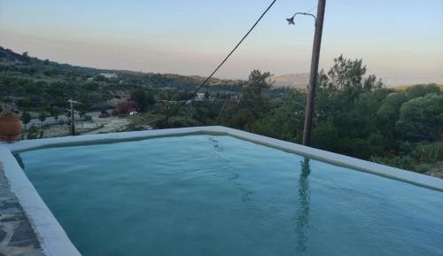 Three-Bedroom House with Private Pool 