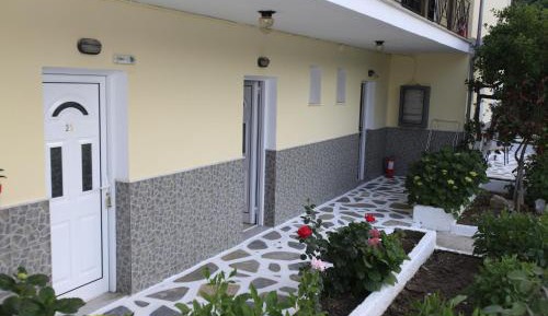 Studio (2 Adults)