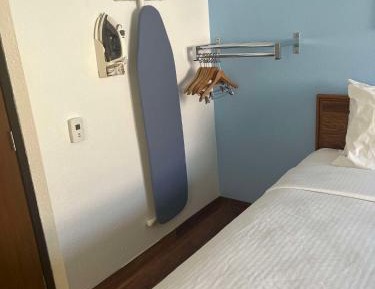 Queen Room with Roll-In Shower - Disability Access/Non-Smoking