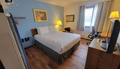 Queen Room