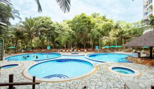 Apartment with Pool View 