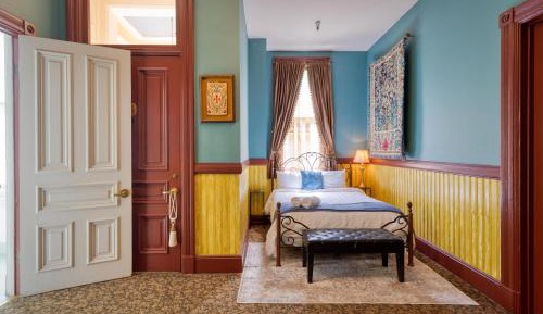 Private Queen Room Ensuite