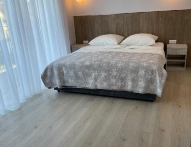 Deluxe Double Room with Balcony and Sea View