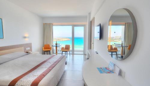 Deluxe Double or Twin Room with Sea View