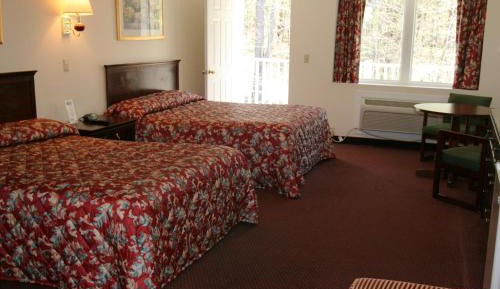 Queen Suite with Sofa Bed