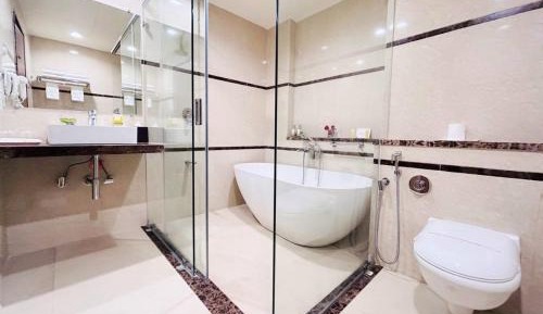 Deluxe Double Room (2 Adults + 1 Child)