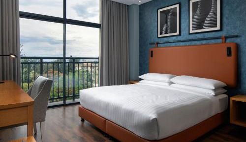 King Room with Inland View