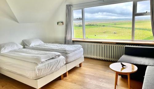 Family Room with Mountain View