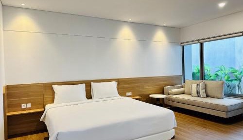 King Room with Pool View
