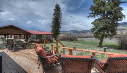 Two-Bedroom Holiday Home