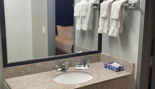King Room - Disability Access/Non-Smoking