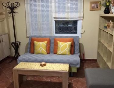 Apartment with Garden View