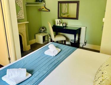 Deluxe Double Room with Shower