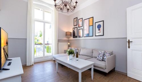 Two-Bedroom Apartment with Shower 