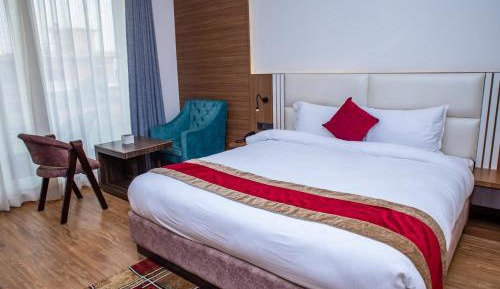 Queen Room