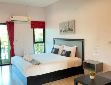 Standard Queen Room