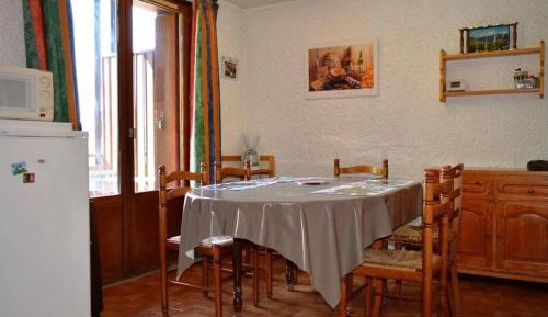 Apartment (6 Adults)