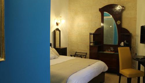 Deluxe King Suite