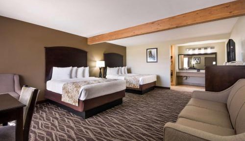 Queen Room with Two Queen Beds and Sofa Bed