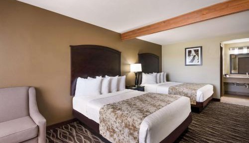 Queen Room with Two Queen Beds - Pet-Friendly/Non-Smoking