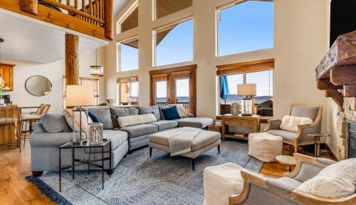 Five Bedroom Holiday Home