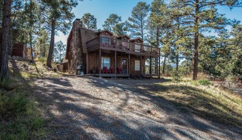 Three-Bedroom Holiday Home 