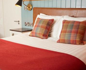 Family Room (2 Adults + 2 Children)