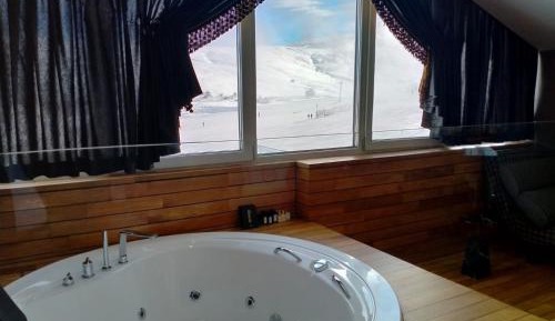 Superior King Suite