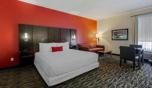 King Suite with Sofa Bed and Kitchenette - Non Smoking