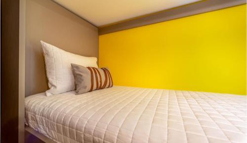 Comfort Suite - Eight single beds