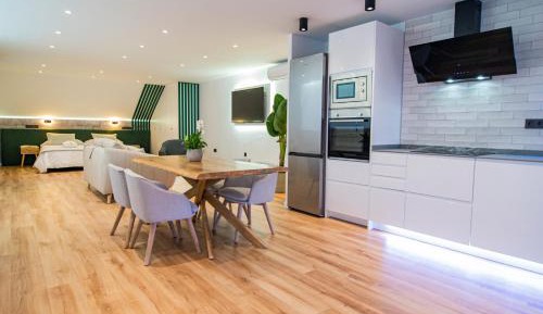 Deluxe Suite with Spa Bath