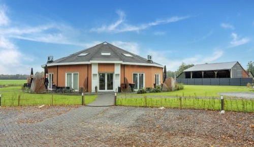Three-Bedroom Holiday Home 