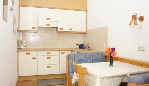 One-Bedroom Apartment with Balcony (3 Adults)