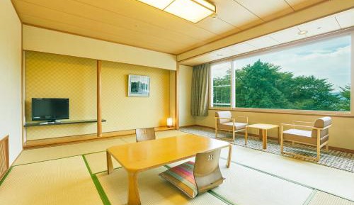 Japanese-style Room with 8 Tatami (MAX 4 Adults)
