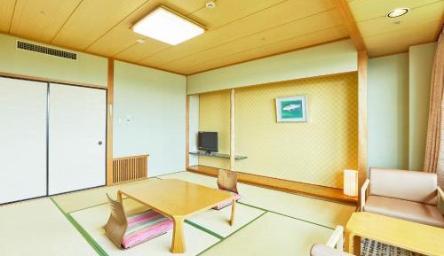 Japanese-style Room with 10 Tatami (MAX 5 Adults)