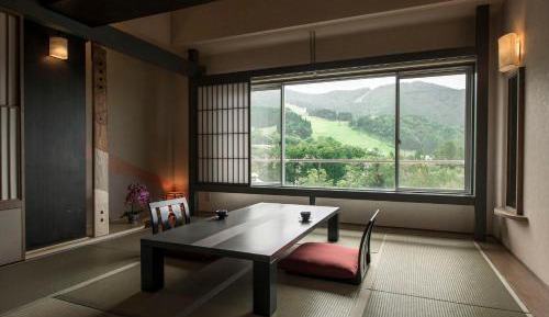 Maisonette Suite-Saison Court - Non-Smoking