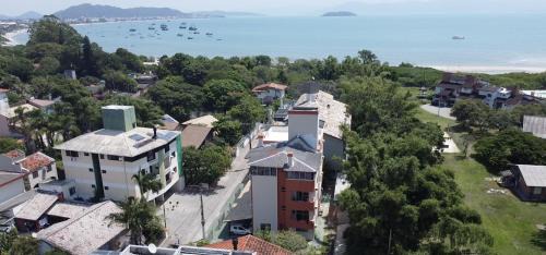 One-Bedroom Apartment with Garden View