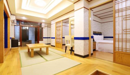Premium Quadruple Room