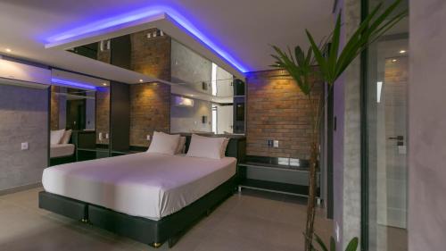 Studio with Spa Bath