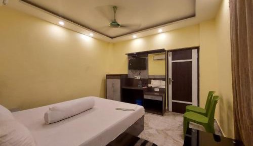 Deluxe Queen Room