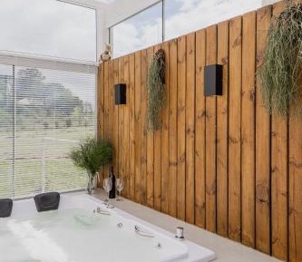 Suite with Spa Bath