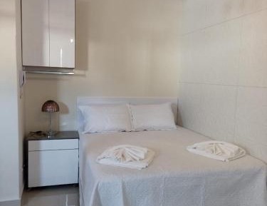 Studio with Spa Bath