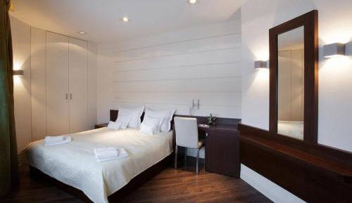 Standard King Room