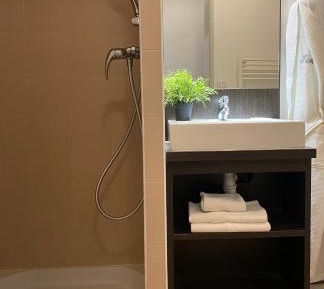 Studio (1 or 2 Adults)